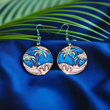 Load image into Gallery viewer, Pendientes de madera Tesoros de la Costa.