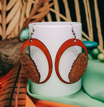 Load image into Gallery viewer, Juego de pinzas para el cabello y aretes con plumas tribales