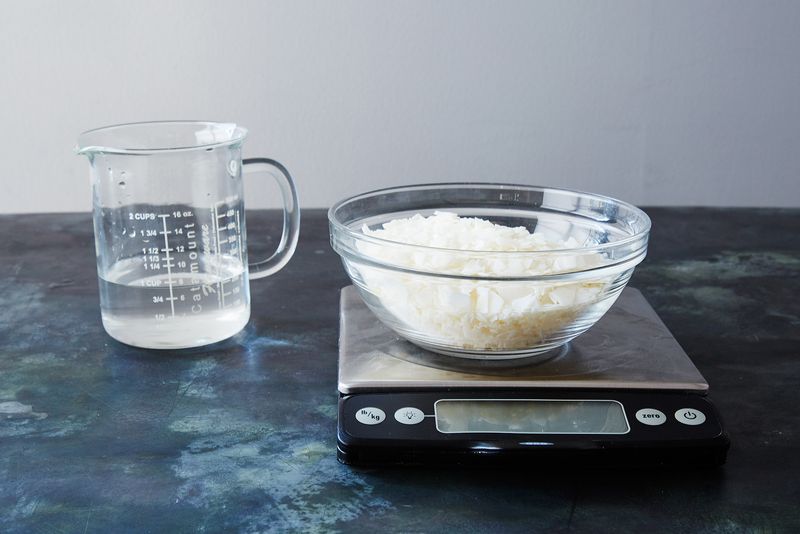 HOW TO CALCULATE HOW MUCH WAX AND FRAGRANCE IS NEEDED TO MAKE A CANDLE