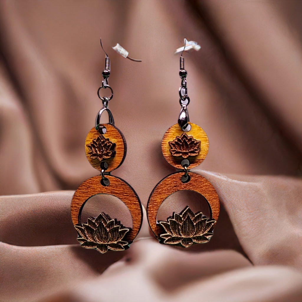     Pendientes colgantes de madera con forma de flor de loto